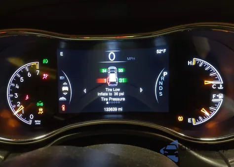 2014 Jeep Grand Cherokee Limited z USA, uszkodzony, nr VIN 1C4RJFBGXEC470625